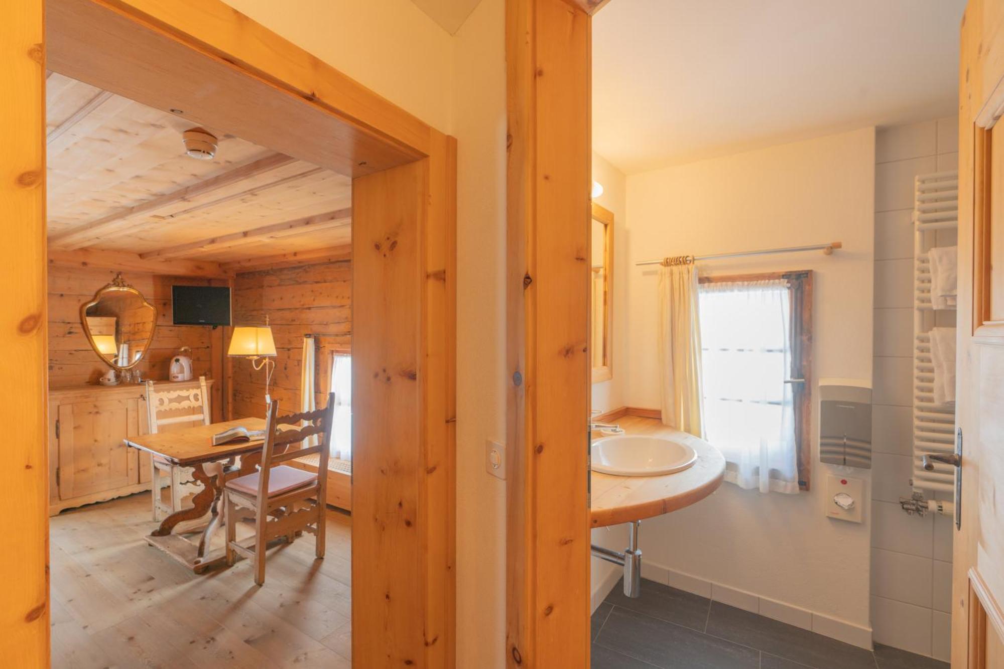 Gasthaus & Hotel Berninahaus ปอนเตรสซีนา ภายนอก รูปภาพ