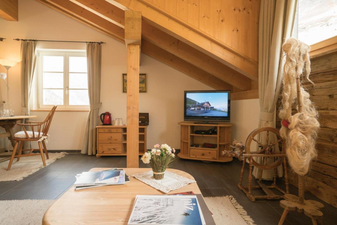 Gasthaus & Hotel Berninahaus ปอนเตรสซีนา ภายนอก รูปภาพ